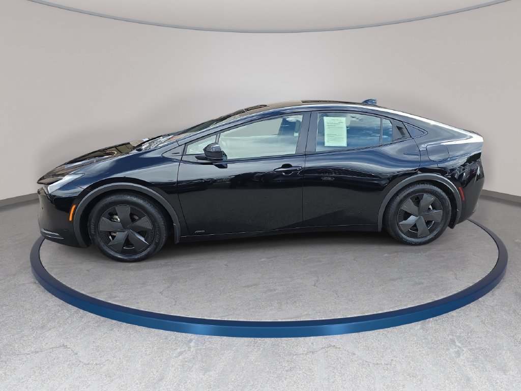 Used 2024 Toyota Prius LE AWD/4WD image 9