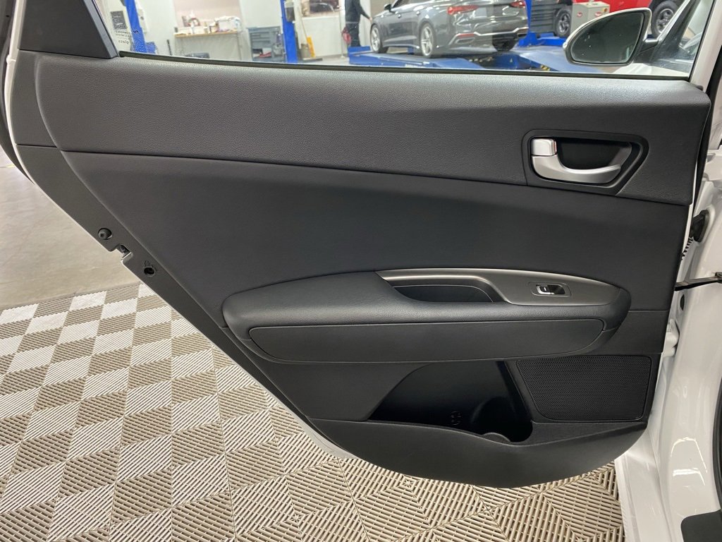 Used 2019 Kia Optima LX image 15