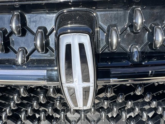 New 2025 Lincoln Nautilus Reserve w/ Jet Appearance Package image 7