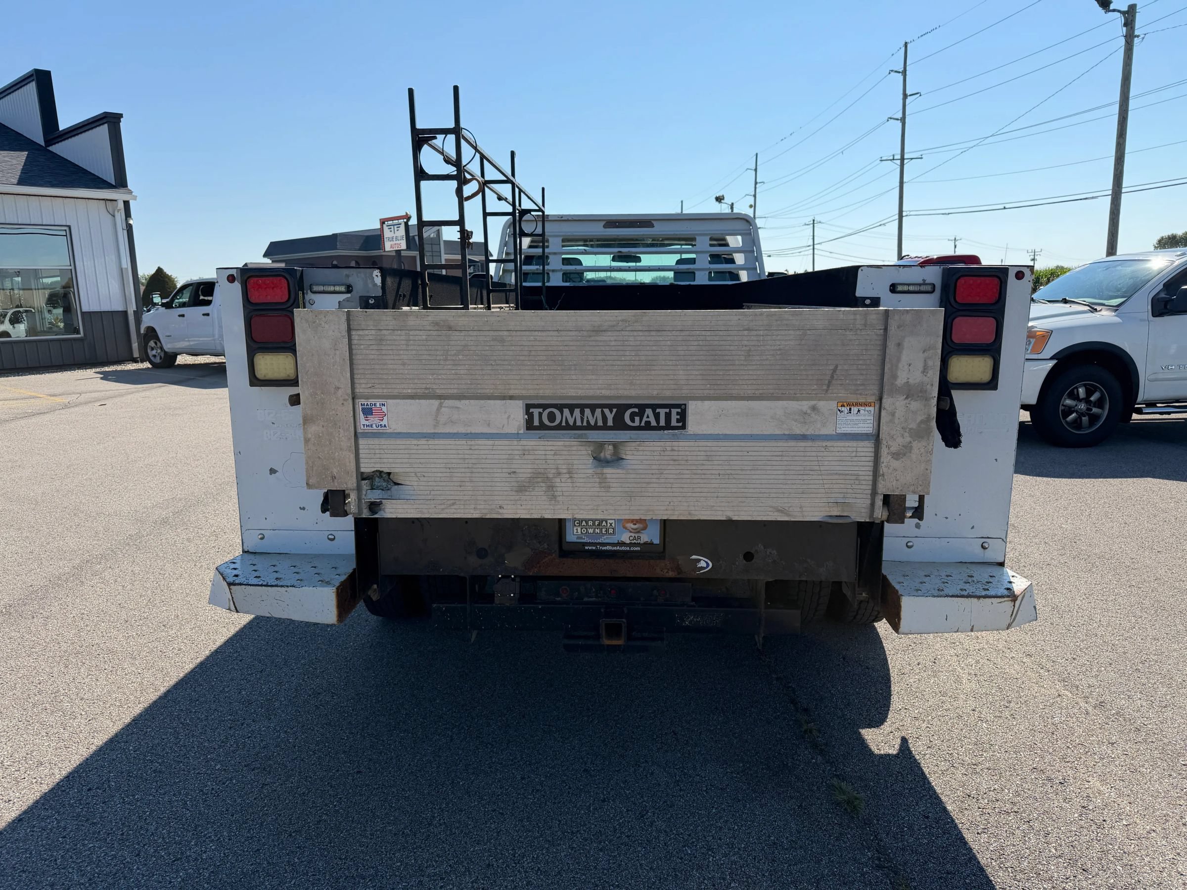Used 2017 Ford F450 XL w/ Power Equipment Group AWD/4WD image 2