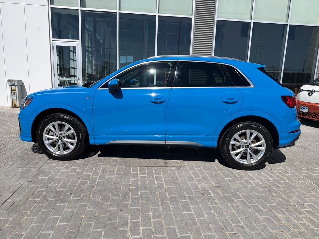 Used 2023 Audi Q3 2.0T Premium image 2