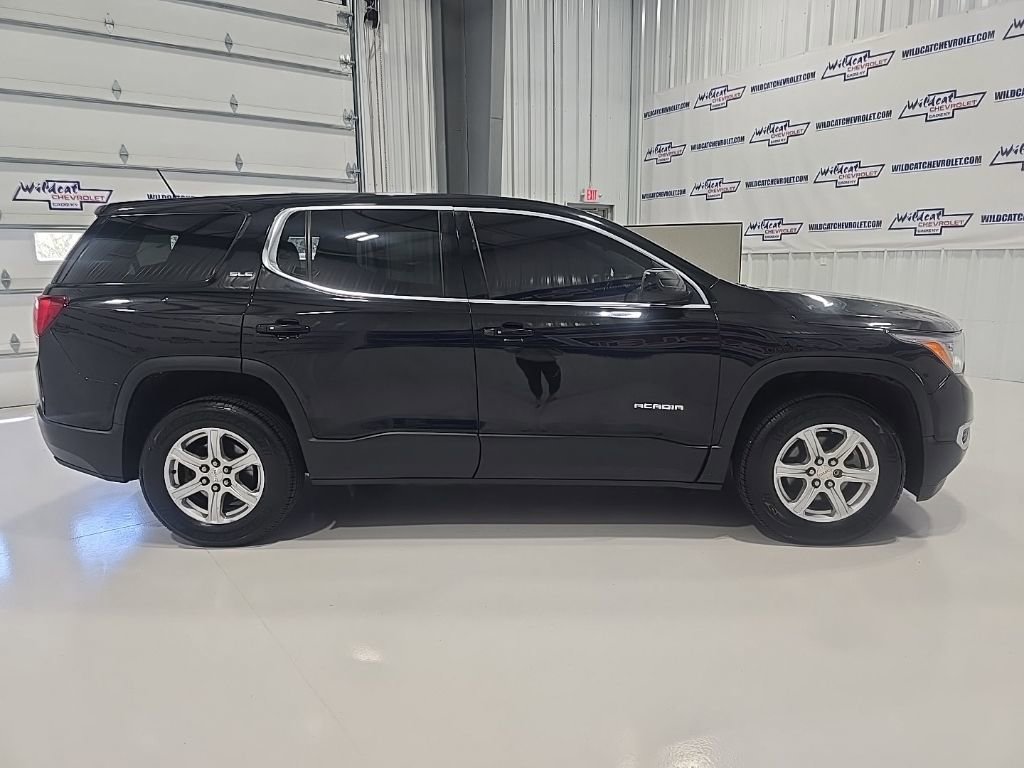 Used 2017 GMC Acadia SLE image 9