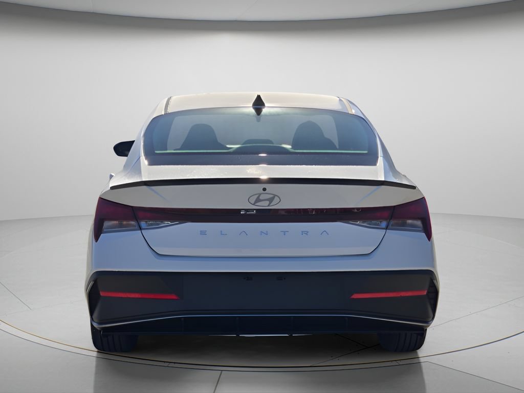 New 2026 Hyundai Elantra SEL Sport Premium FWD image 4