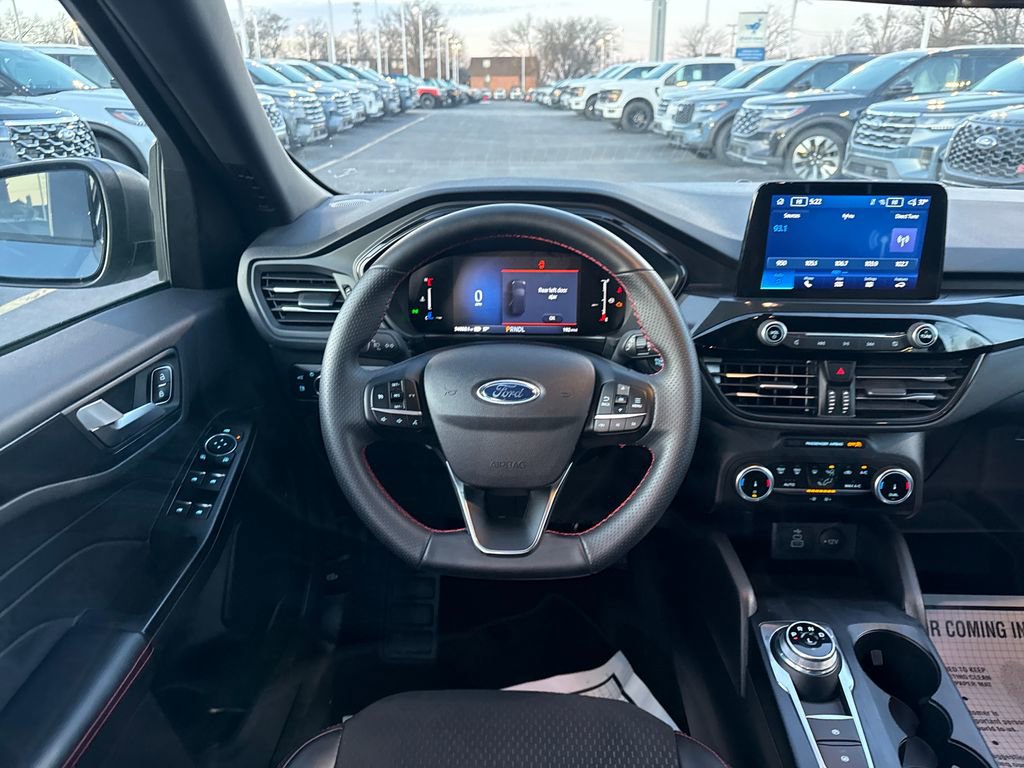 Used 2025 Ford Escape ST-Line w/ Equipment Group 301A image 19