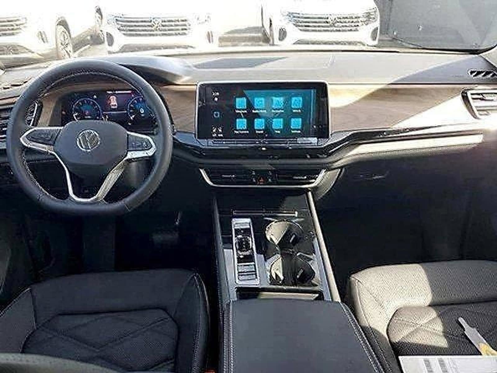 Used 2026 Volkswagen Atlas SE FWD image 6