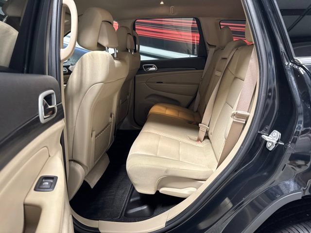 Used 2022 Jeep Grand Cherokee Laredo E AWD/4WD image 15