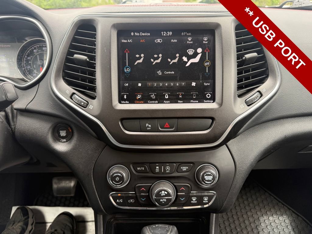 Used 2020 Jeep Cherokee Trailhawk AWD/4WD image 23