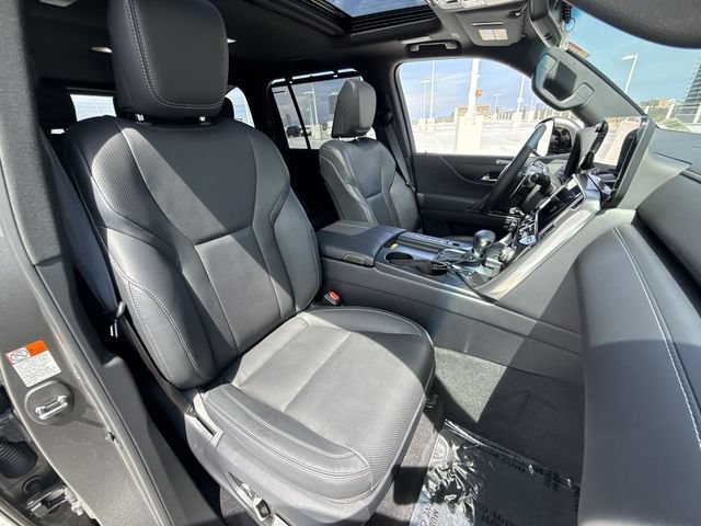 Used 2024 Lexus LX 600 4WD w/ Luxury Package image 27