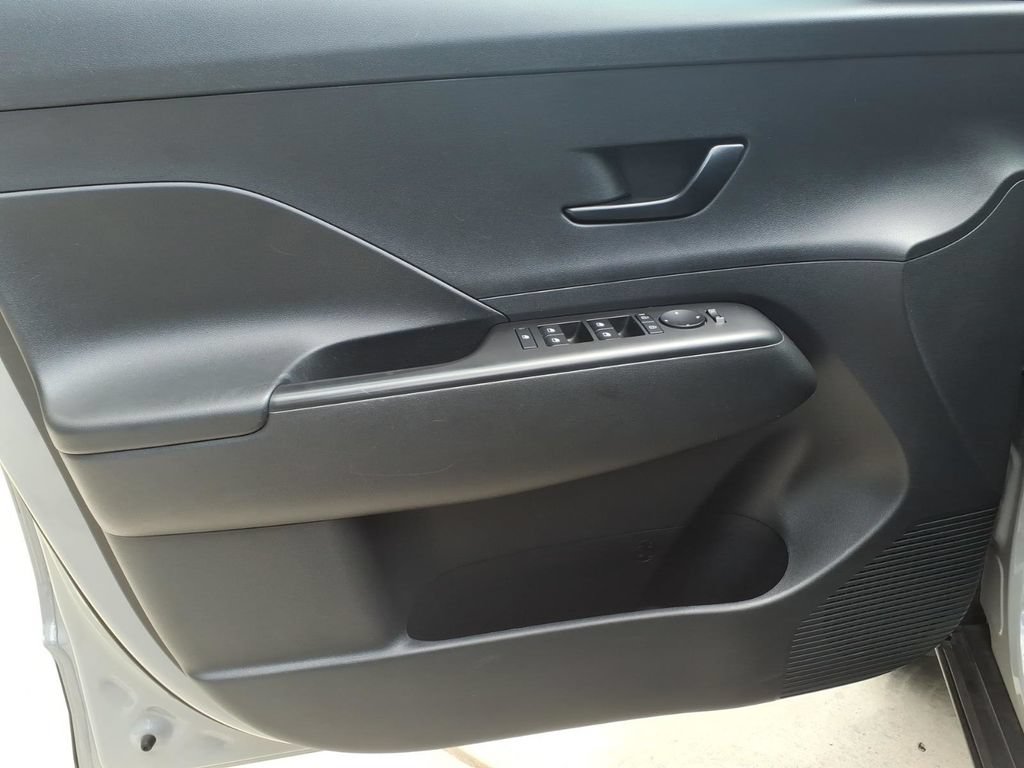 Used 2024 Hyundai Kona SEL AWD/4WD image 10