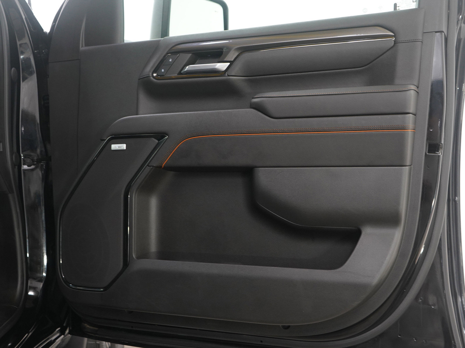 Used 2024 GMC Sierra 3500 AT4 w/ AT4 Premium Plus Package image 9