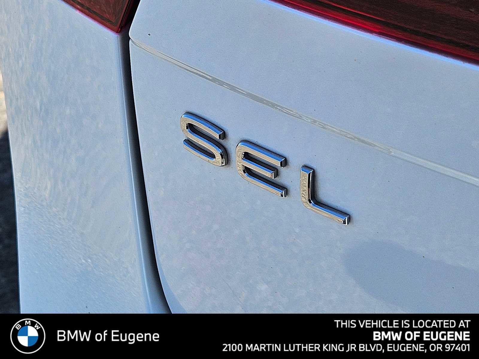 Used 2022 Volkswagen Tiguan SEL R-Line AWD/4WD image 16