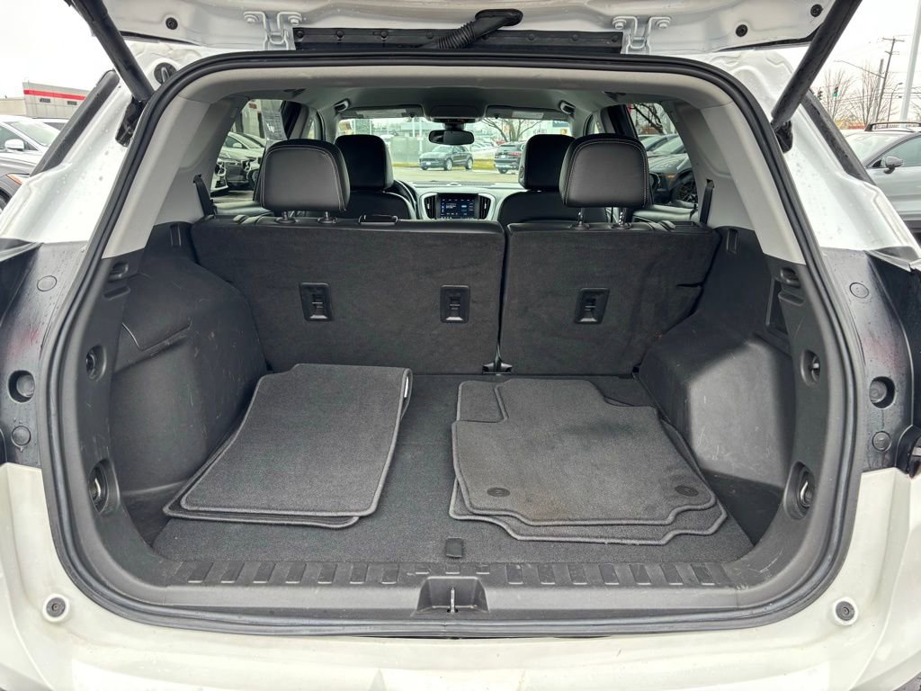 Used 2022 GMC Terrain SLT w/ Elevation Edition image 24