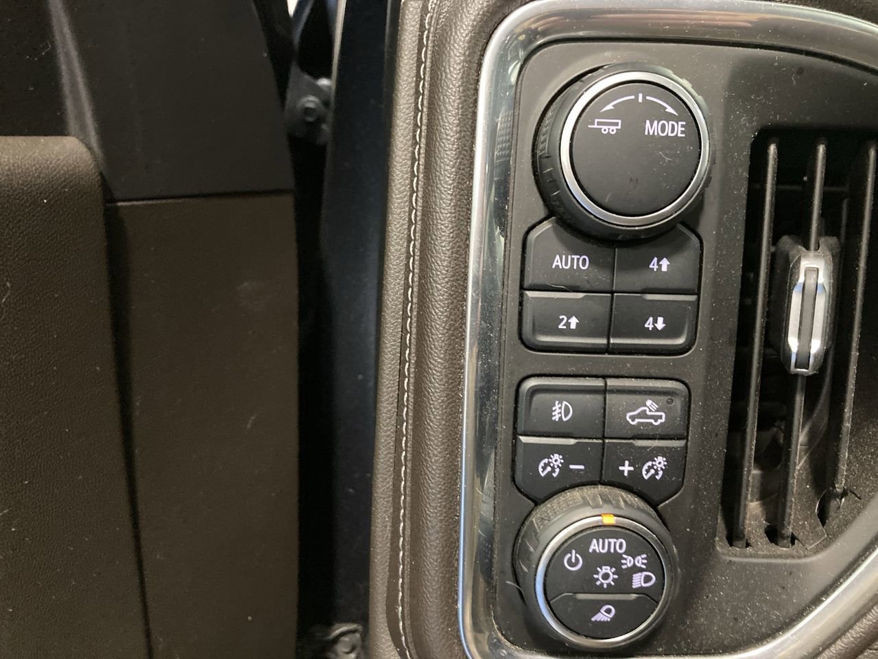 Used 2021 Chevrolet Silverado 1500 LTZ w/ LTZ Premium Package image 16