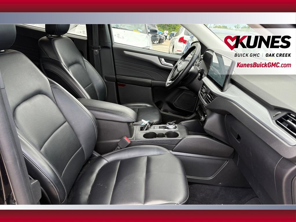 Used 2025 Ford Escape Platinum AWD/4WD image 39
