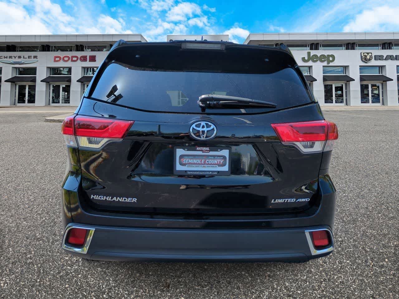 Used 2019 Toyota Highlander Limited image 7