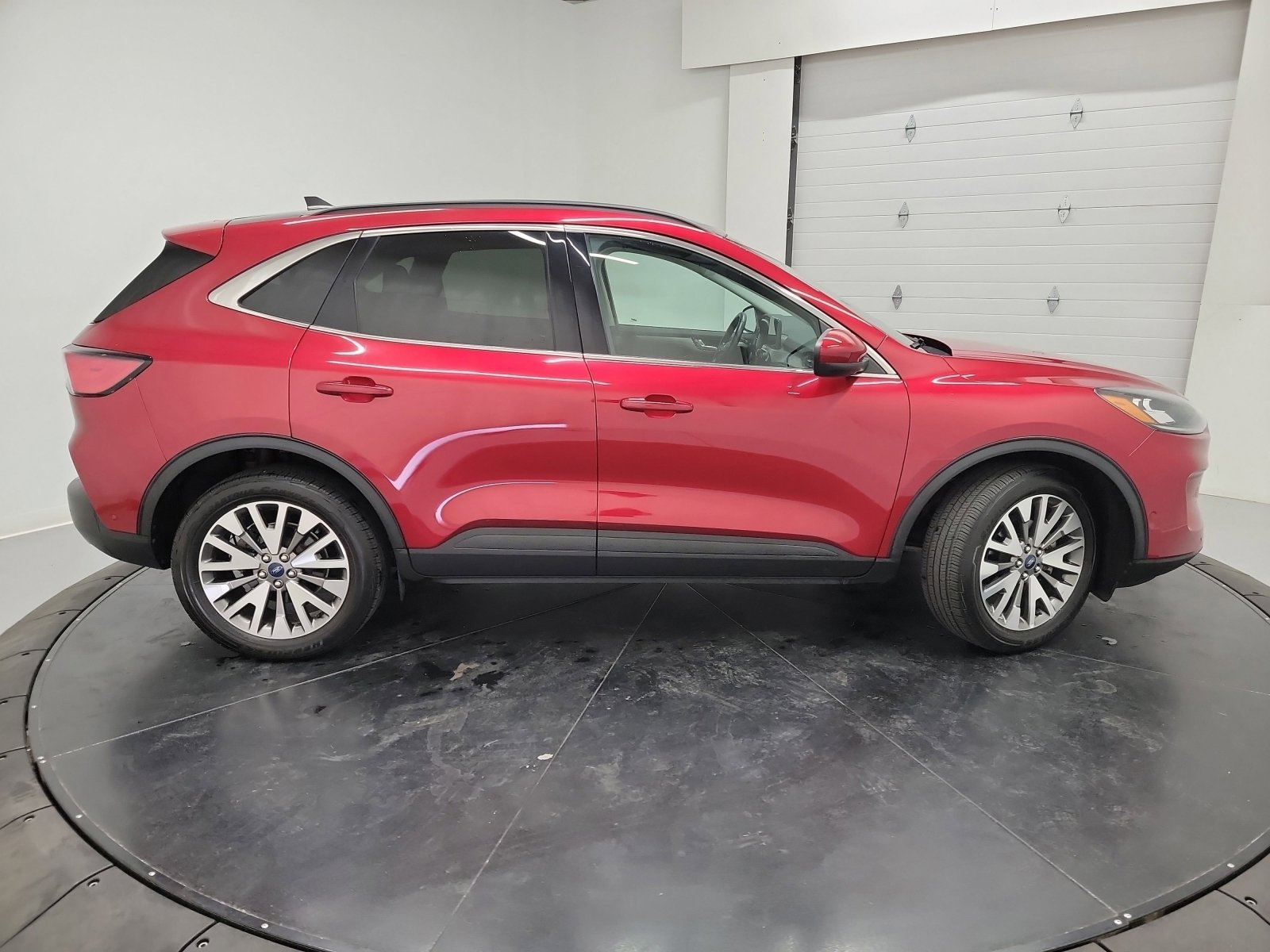 Used 2021 Ford Escape Titanium AWD/4WD image 11