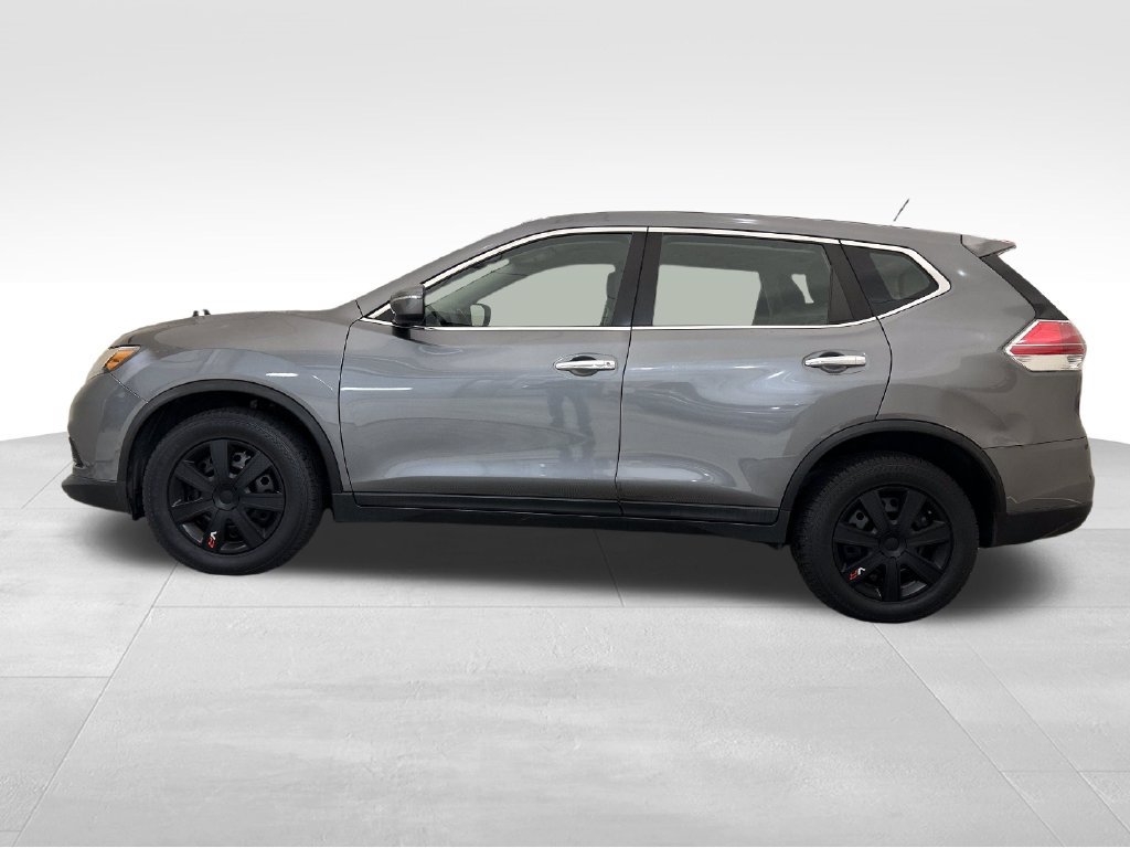 Used 2015 Nissan Rogue S FWD image 2