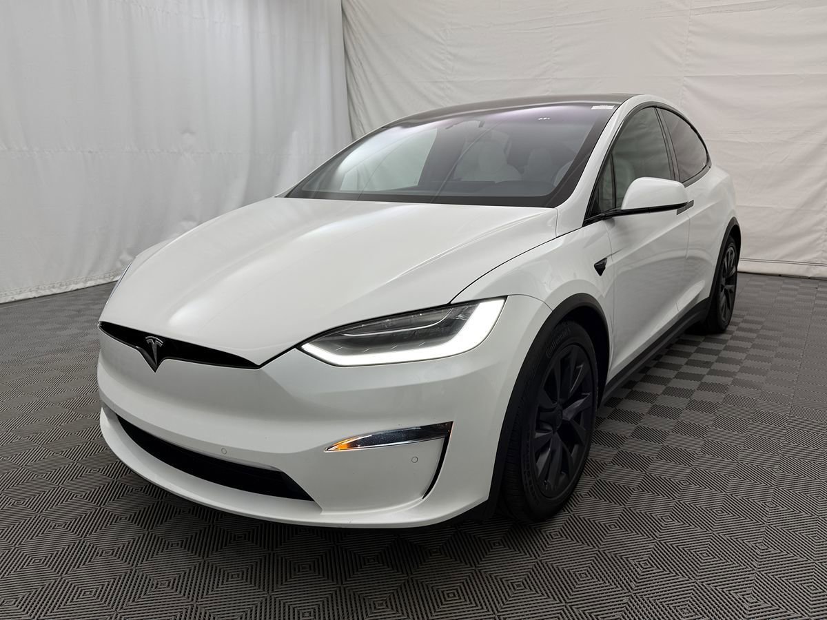Used 2022 Tesla Model X image 2