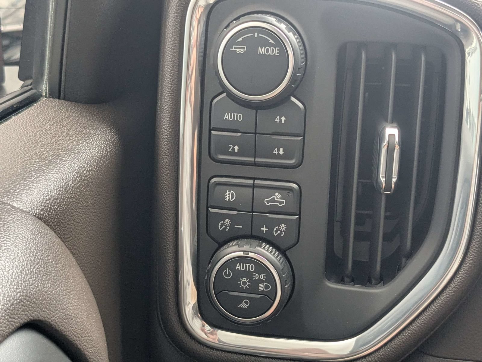 Used 2022 Chevrolet Silverado 2500 LTZ w/ LTZ Plus Package AWD/4WD image 26