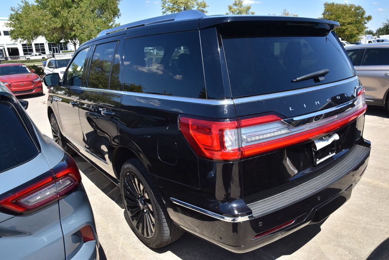 Used 2021 Lincoln Navigator Reserve w/ Luxury Package AWD/4WD image 7