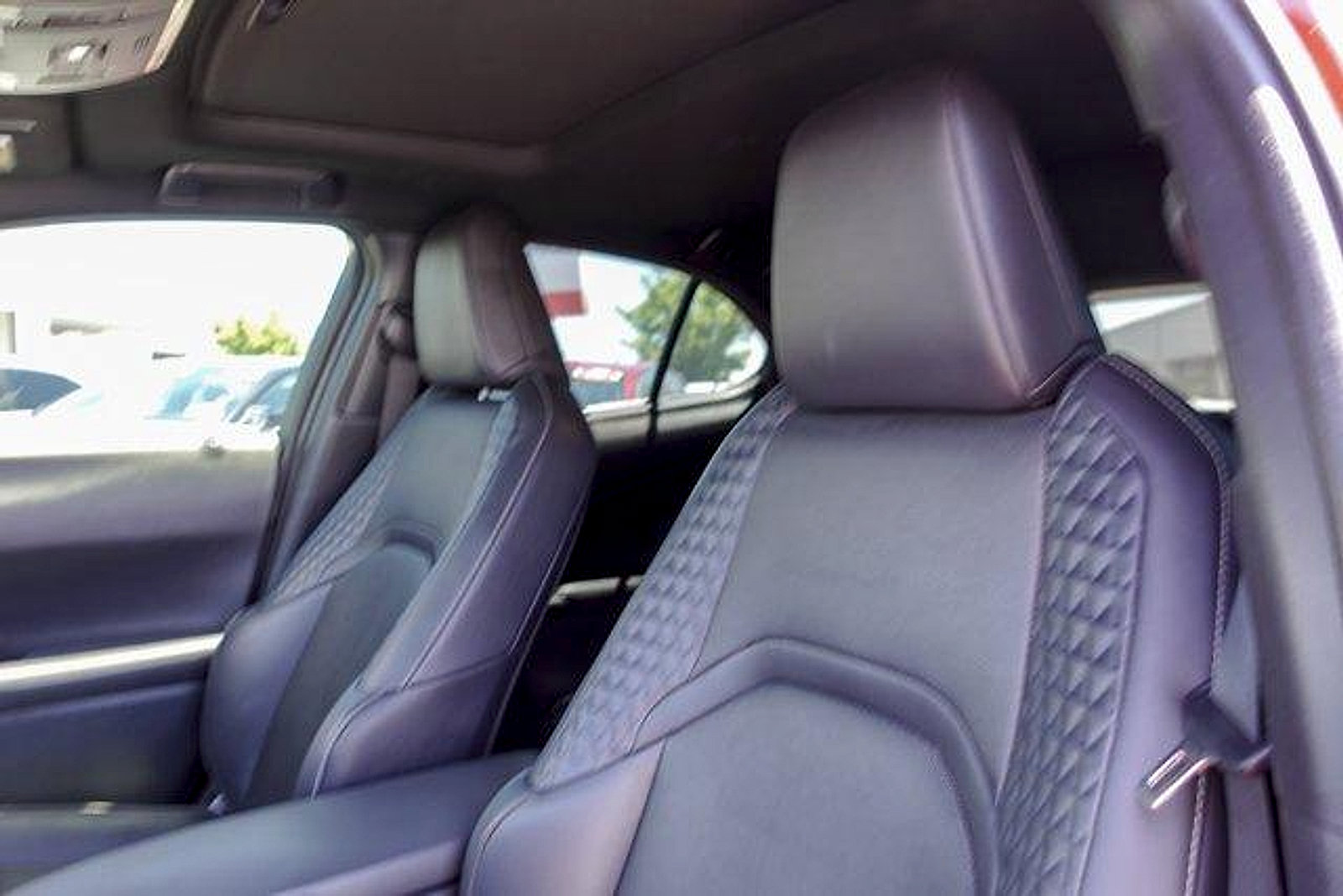 Used 2019 Lexus UX 200 w/ Premium Package FWD image 11