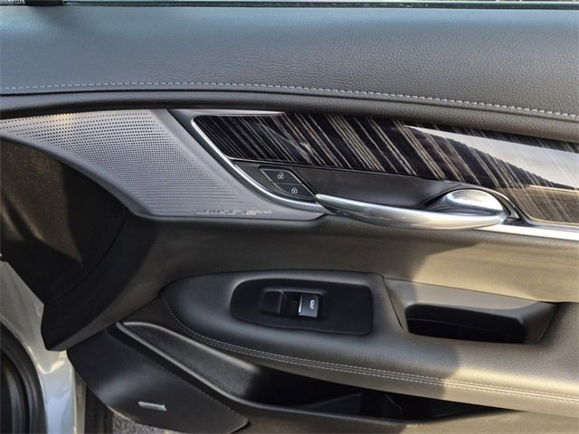 Used 2025 Cadillac XT6 Premium Luxury image 17