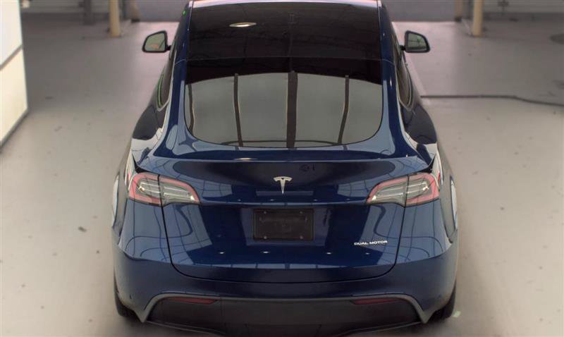 Used 2024 Tesla Model Y Long Range AWD/4WD image 4