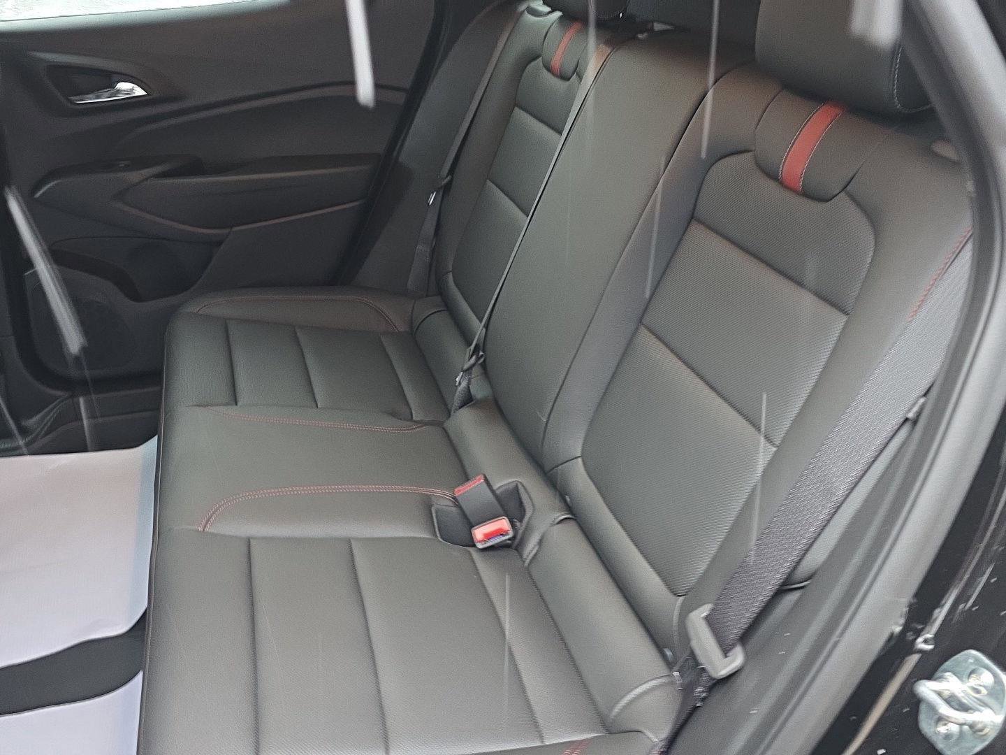 New 2025 Chevrolet Trax RS w/ Driver Confidence Package FWD image 18