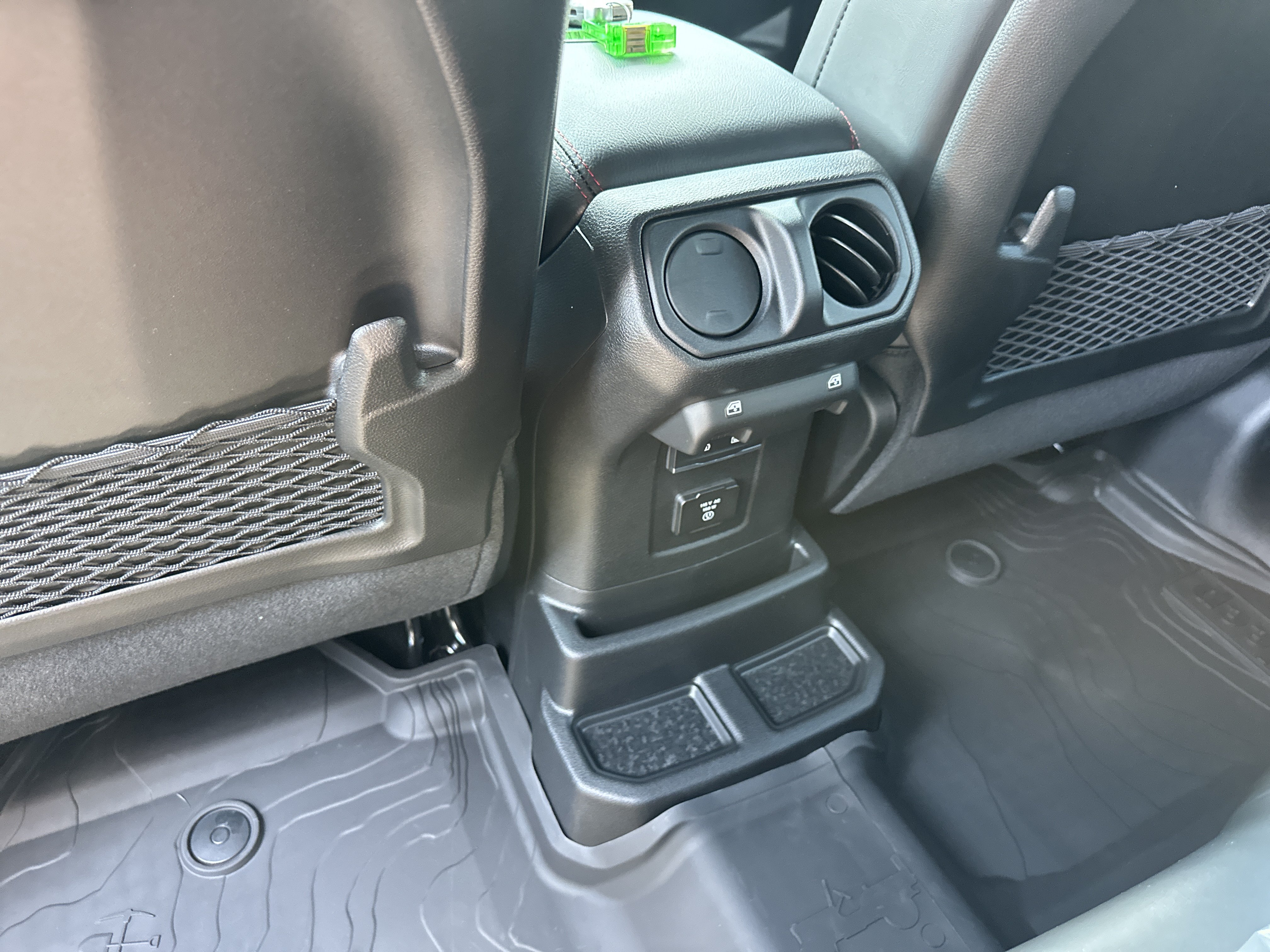 New 2027 Jeep Wrangler Unlimited Rubicon AWD/4WD image 31