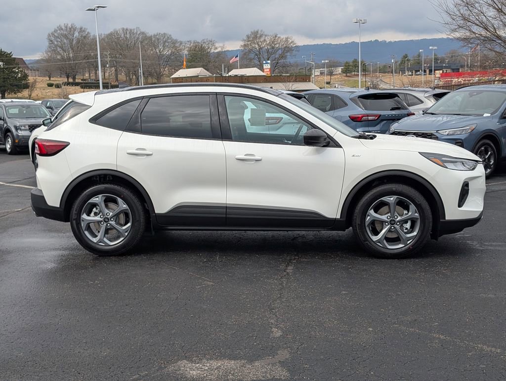 New 2026 Ford Escape ST-Line w/ Tech Pack #1 FWD image 3