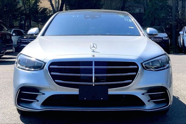 Used 2023 Mercedes-Benz S 580 4MATIC Sedan image 2