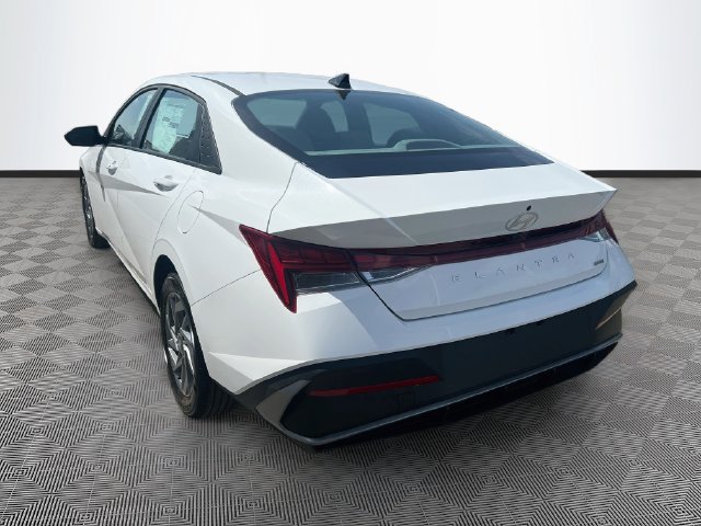 New 2026 Hyundai Elantra Hybrid FWD image 5