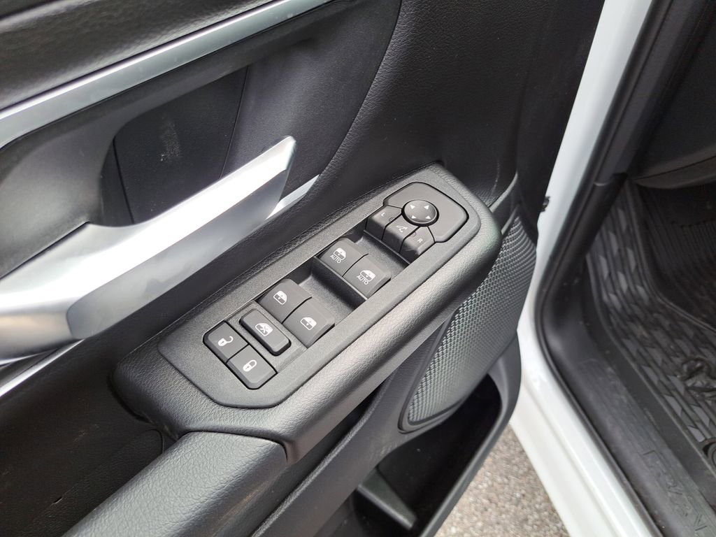 New 2026 RAM 1500 4x4 Crew Cab image 23