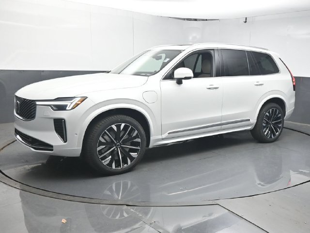 Used 2026 Volvo XC90 T8 Plus w/ Protection Package Premier AWD/4WD image 4