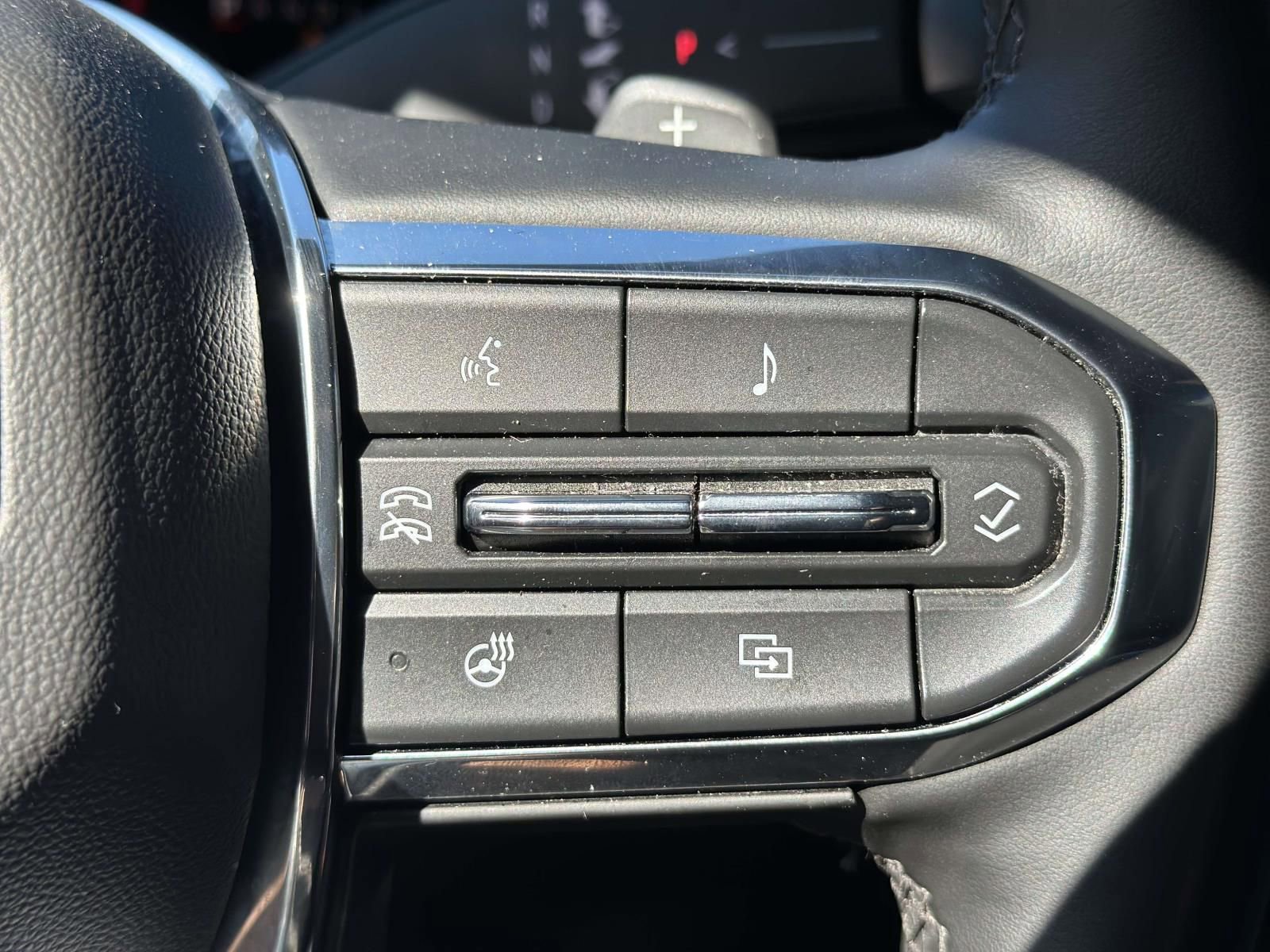 Certified 2025 GMC Yukon Denali AWD/4WD image 15