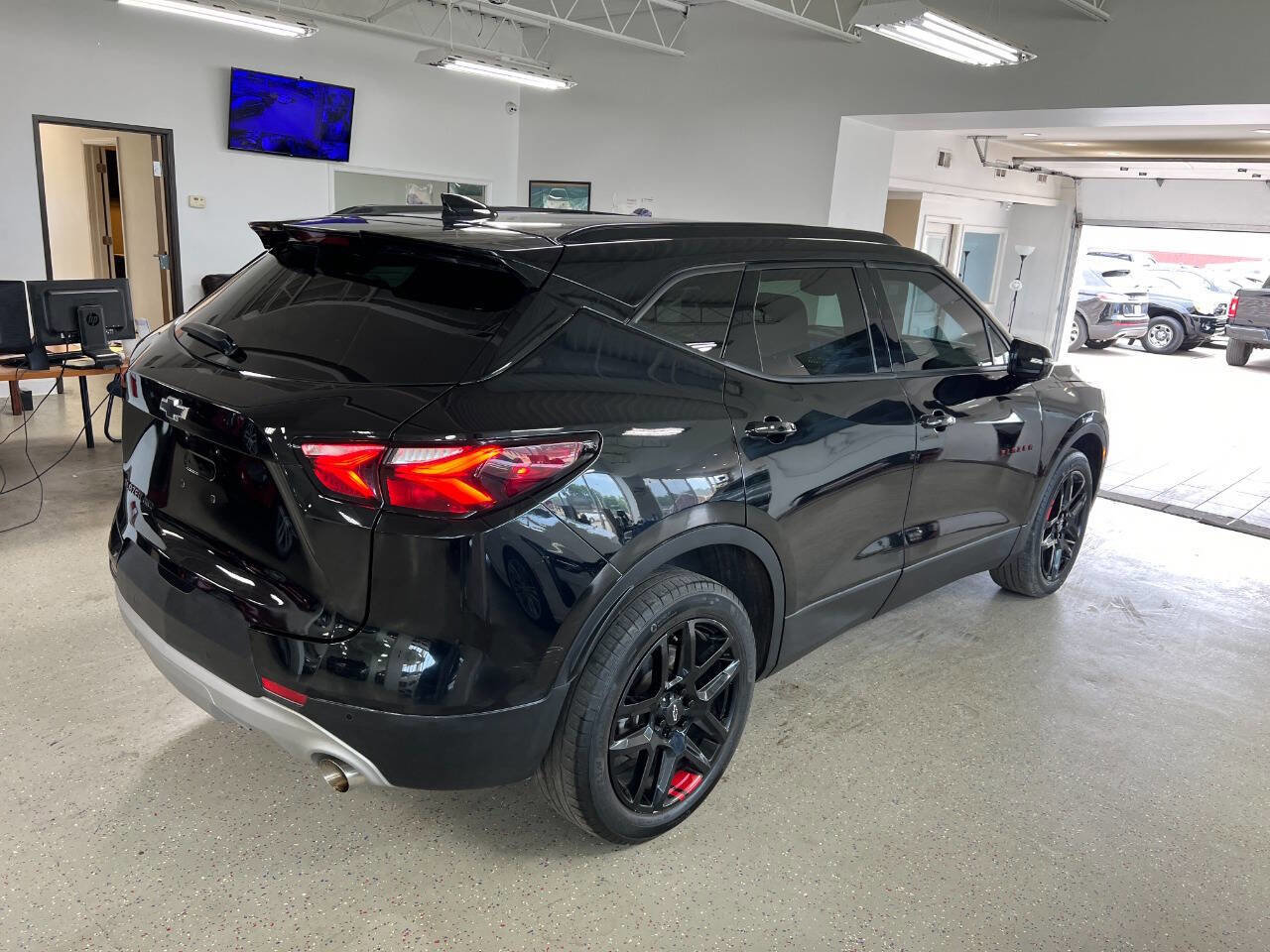 Used 2021 Chevrolet Blazer LT w/ Redline Edition image 11