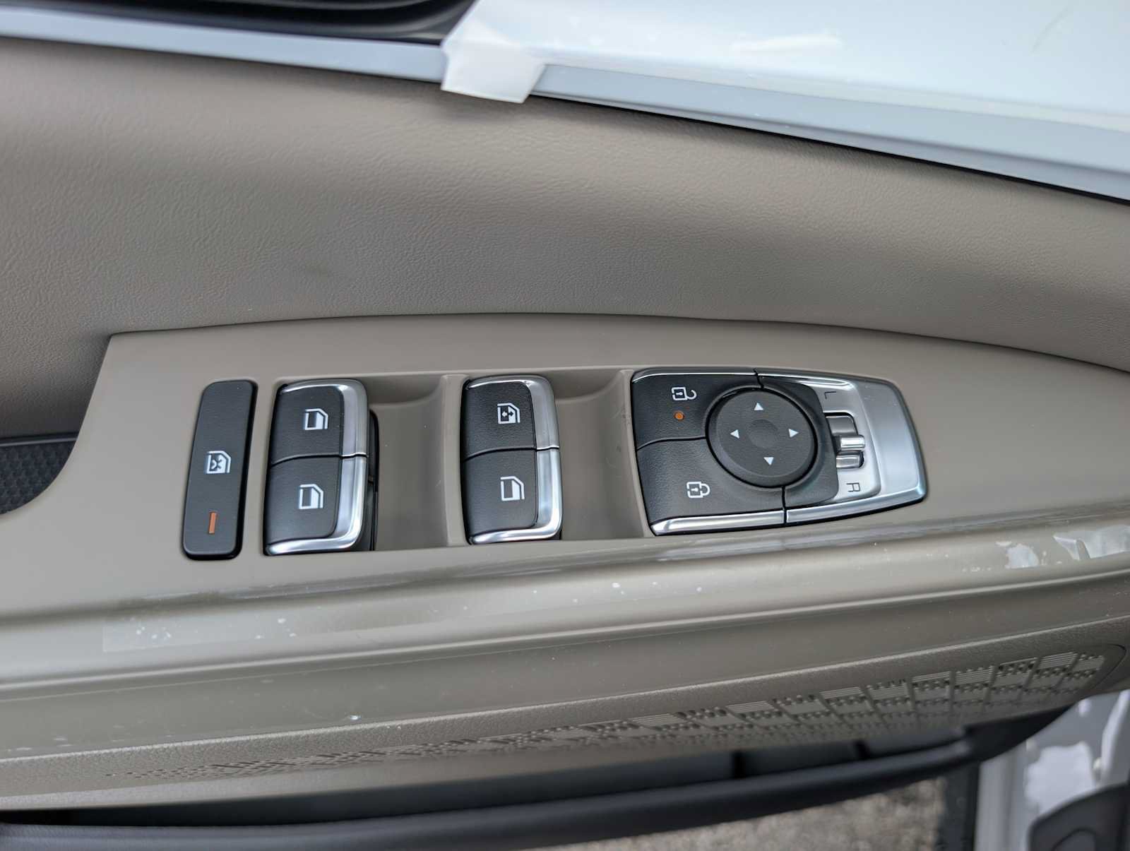 New 2027 Kia Carnival FWD image 34