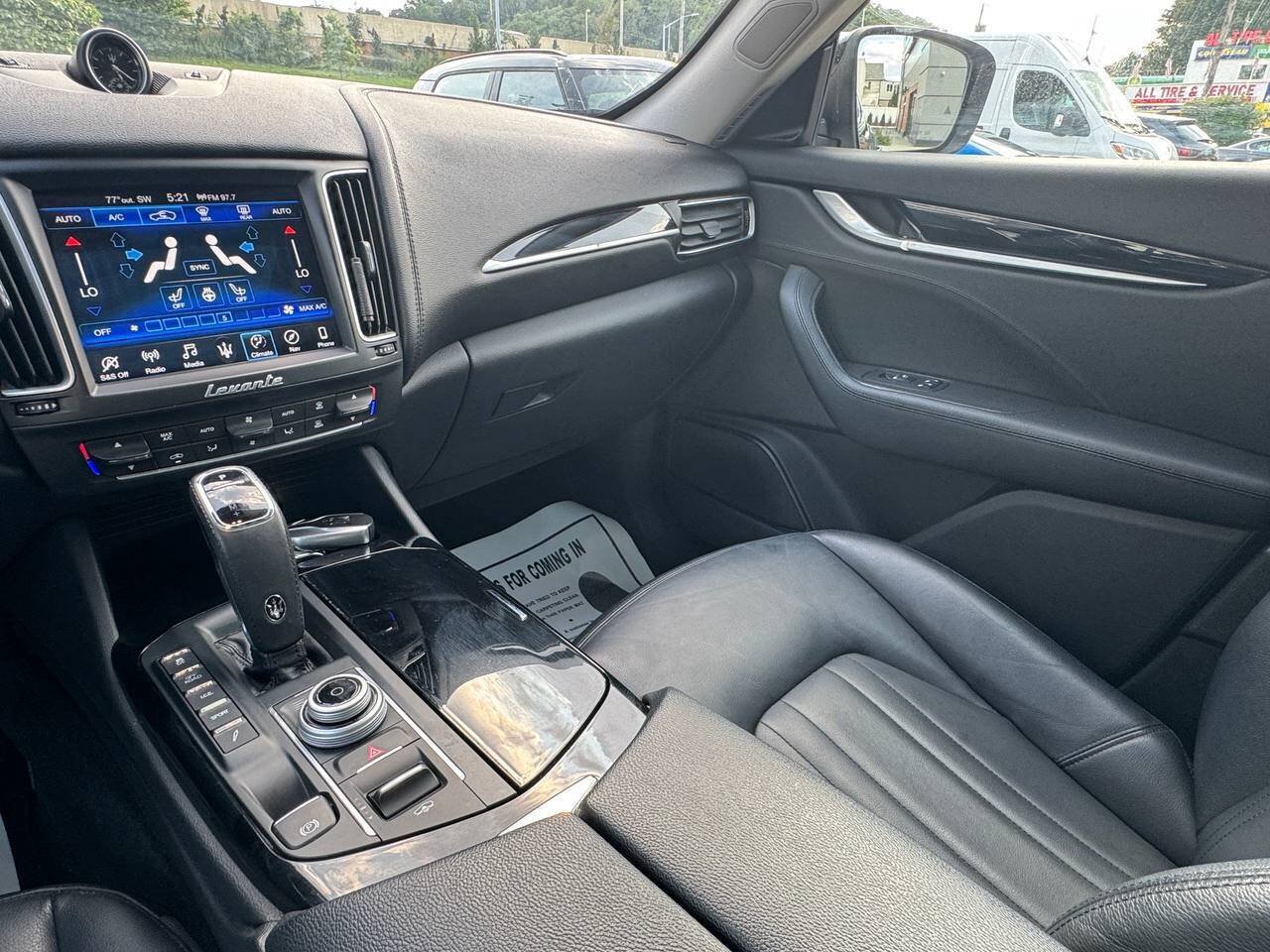 Used 2020 Maserati Levante S AWD/4WD image 18