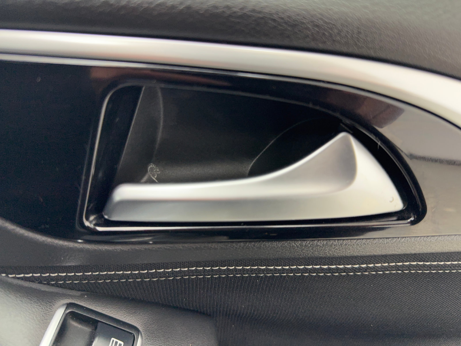 Used 2019 INFINITI QX30 FWD image 39