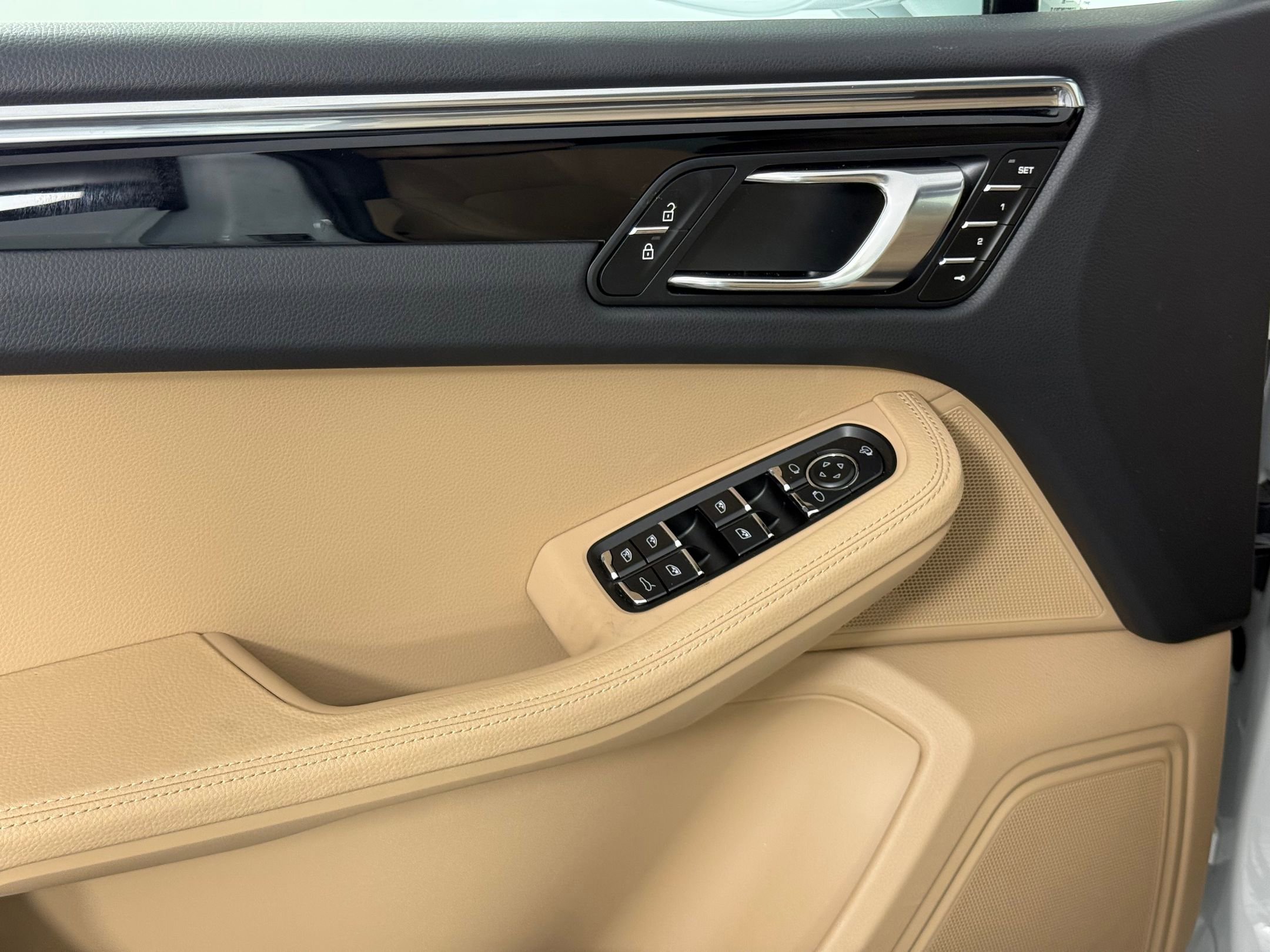 New 2025 Porsche Macan image 27