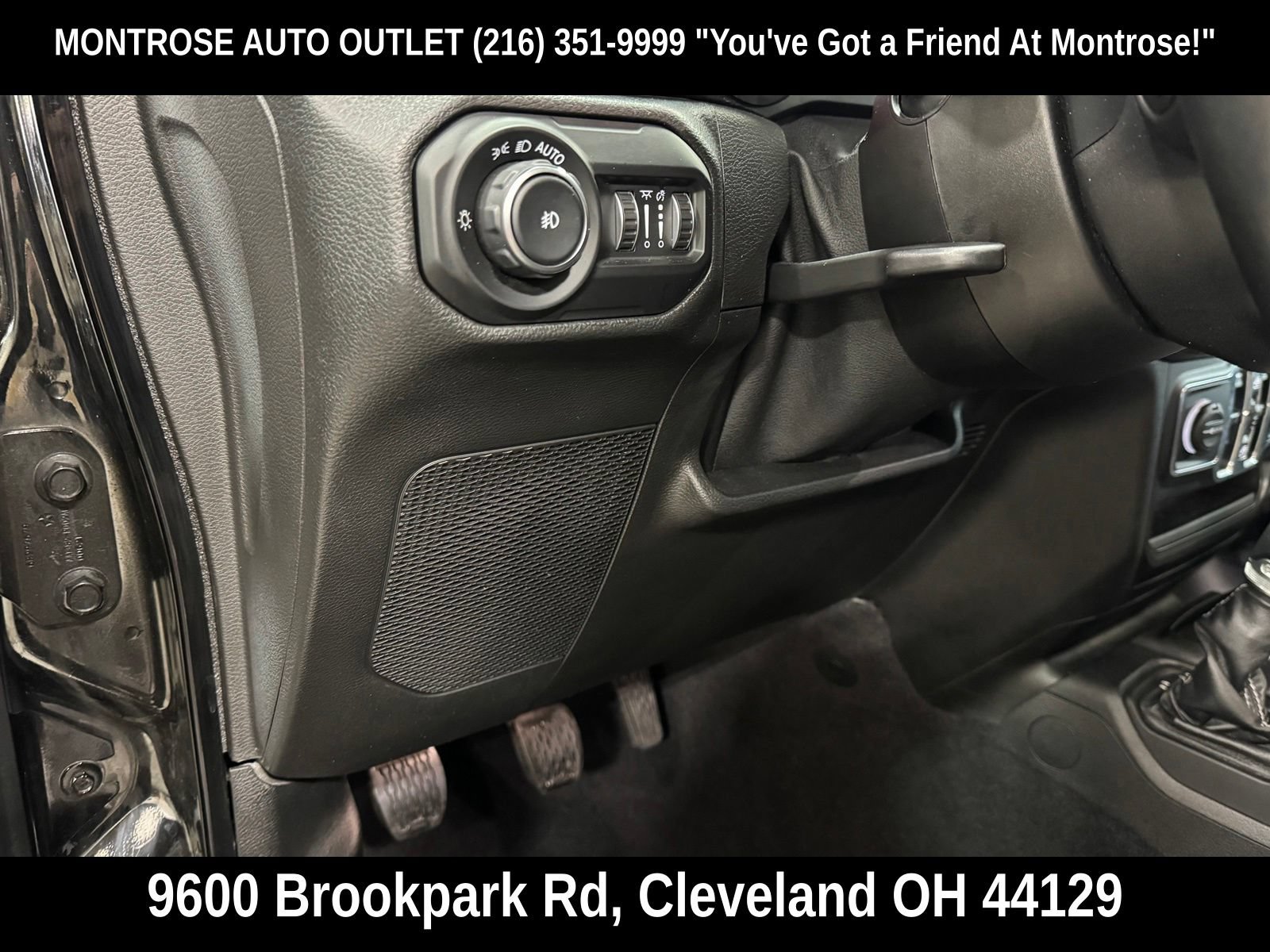 Used 2021 Jeep Wrangler Unlimited Sahara w/ Uconnect 4C Nav & Sound Group AWD/4WD image 19