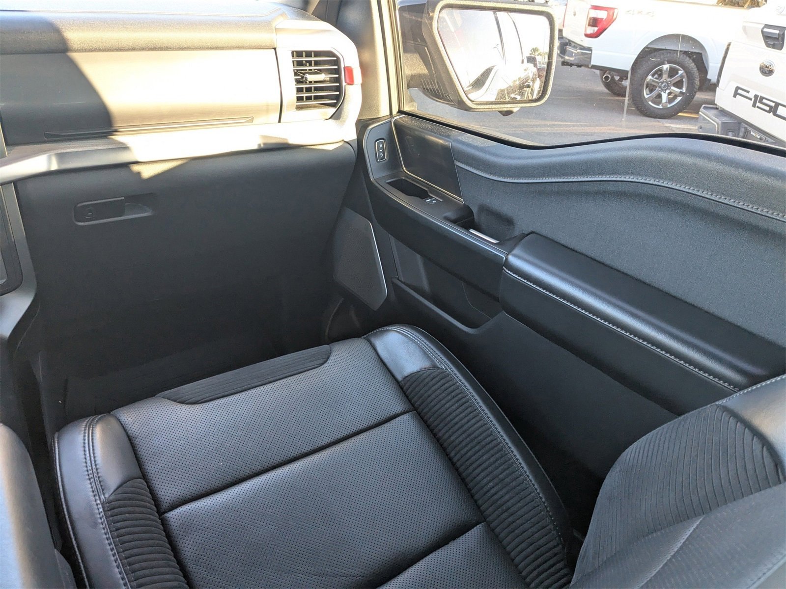 Used 2023 Ford F150 Raptor image 17