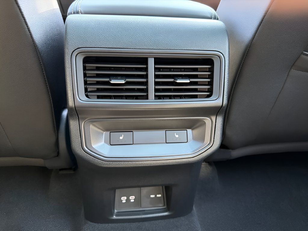 New 2026 Volkswagen Atlas Cross Sport SEL AWD/4WD image 22