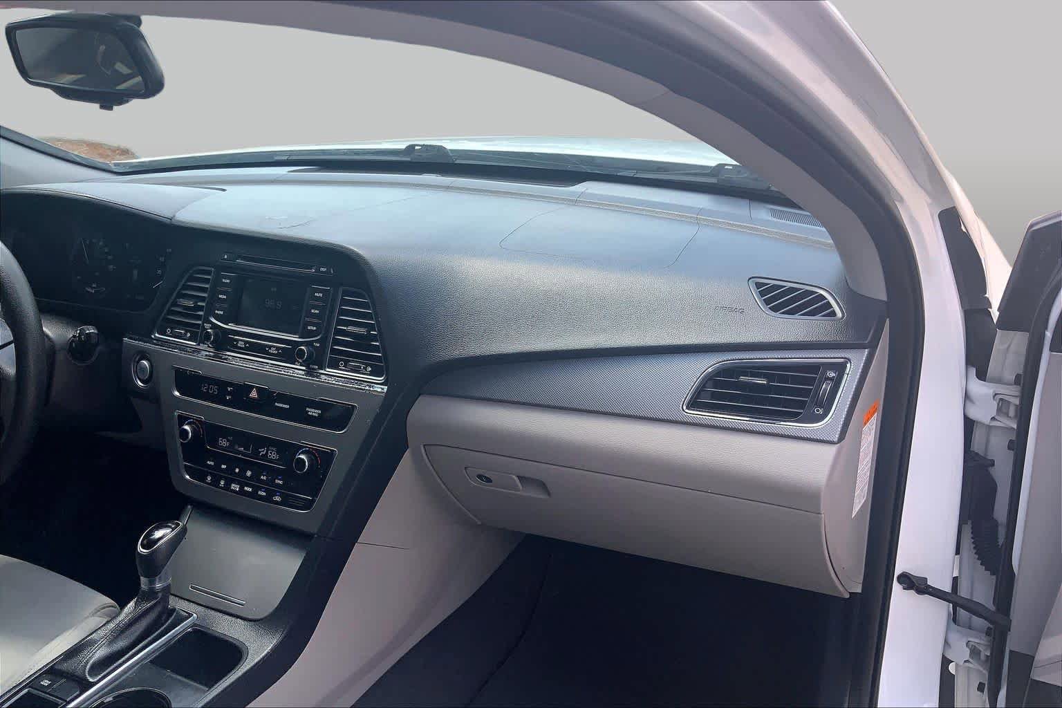 Used 2016 Hyundai Sonata SE FWD image 19