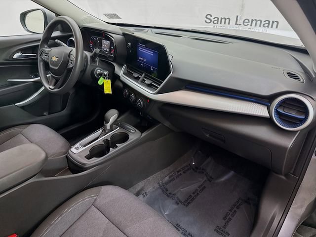 Used 2024 Chevrolet Trax LS w/ LS Convenience Package image 29