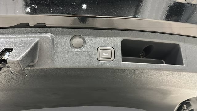 New 2027 Chevrolet Equinox LT w/ Convenience Package II FWD image 30