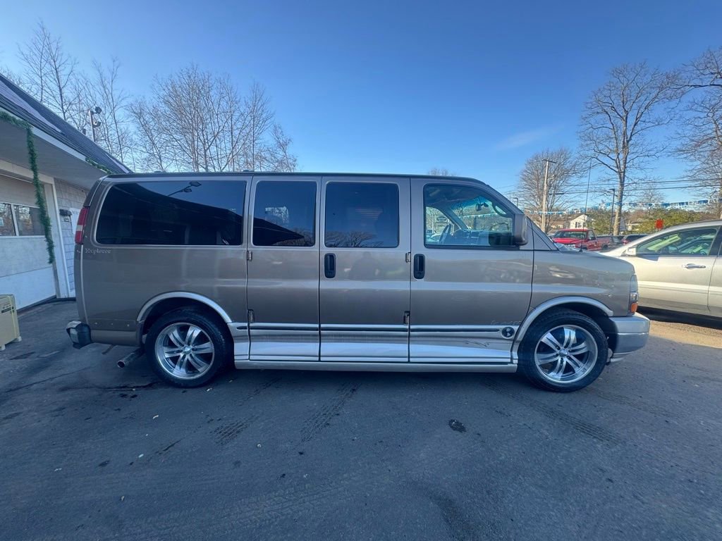 Used 2004 Chevrolet Express 1500 RWD image 3