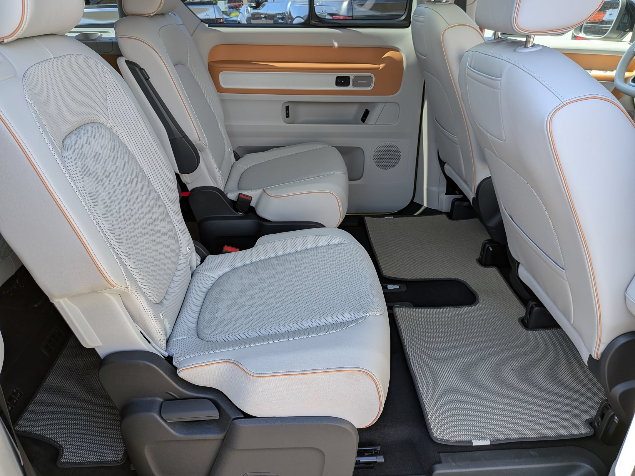New 2025 Volkswagen ID. Buzz 1st Edition AWD/4WD image 29