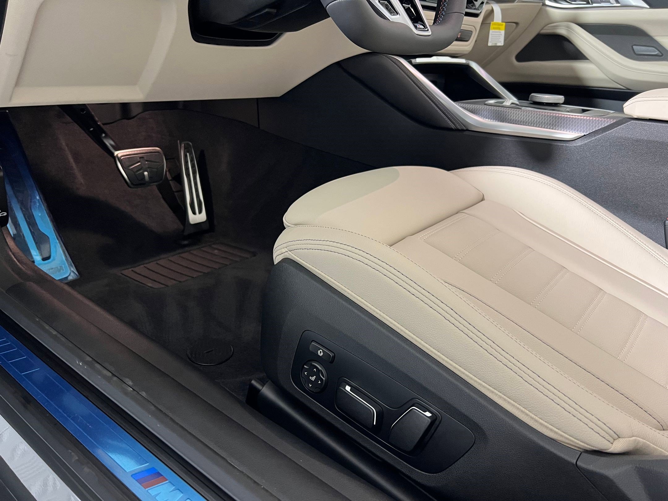 New 2026 BMW 440i xDrive Convertible image 13