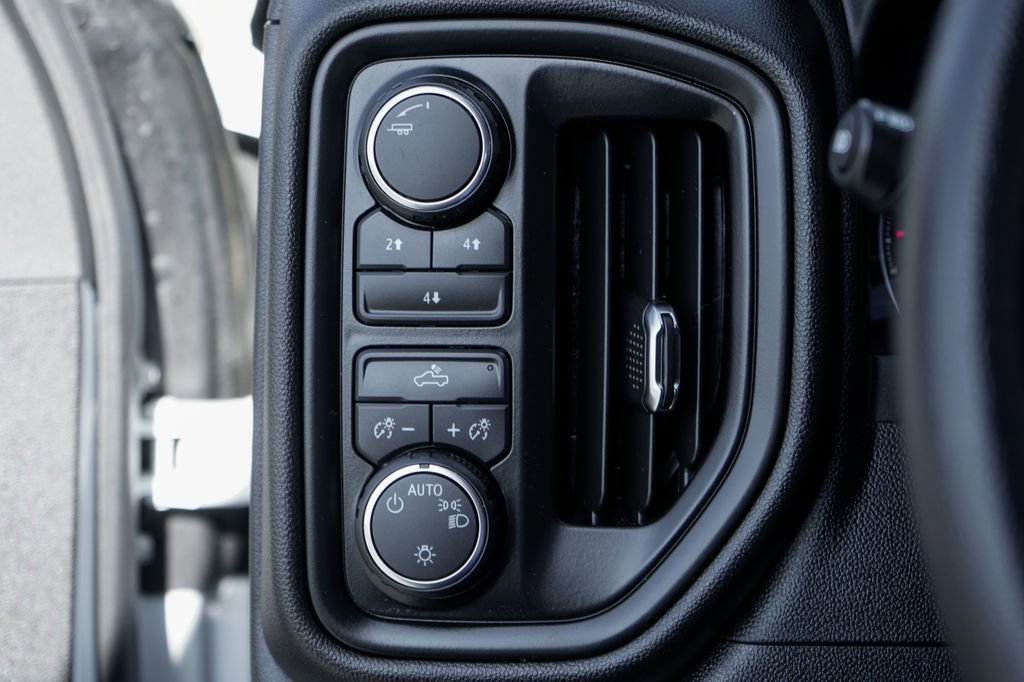 Used 2024 Chevrolet Silverado 2500 Custom w/ Custom Convenience Package image 22